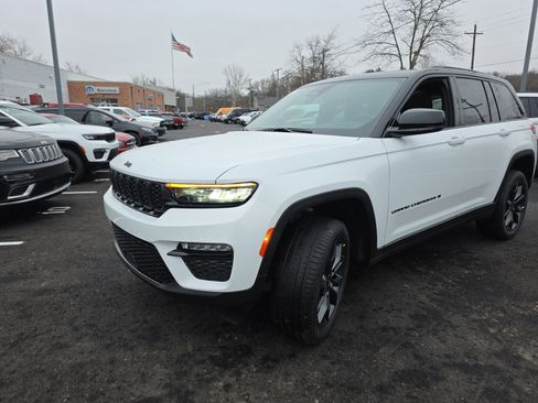 New 2025 Jeep Grand Cherokee Limited image 17