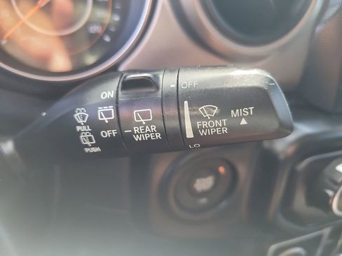 Used 2019 Jeep Wrangler Unlimited Sport S AWD/4WD image 31