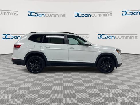 Used 2023 Volkswagen Atlas SE w/ Panoramic Sunroof Package FWD image 9