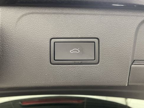 Used 2024 Volkswagen Atlas Peak Edition SE image 16