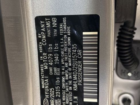 New 2025 Hyundai Elantra SEL FWD image 10