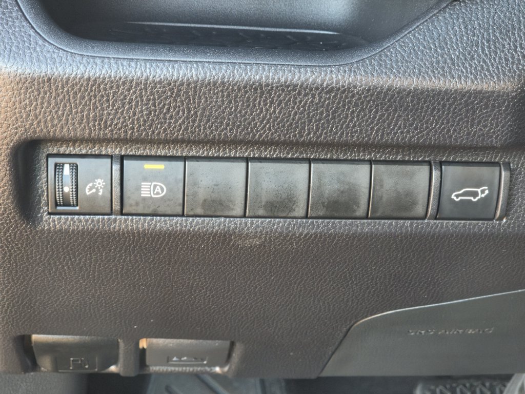 Used 2025 Toyota RAV4 XLE Premium FWD image 25