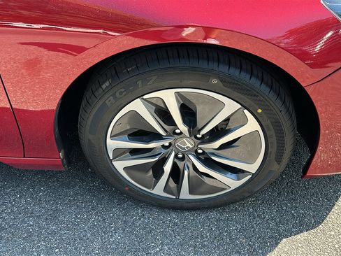 Used 2021 Honda Accord EX image 9