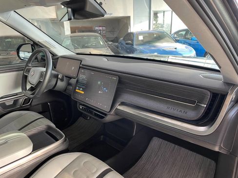 Used 2023 Rivian R1T Adventure image 32