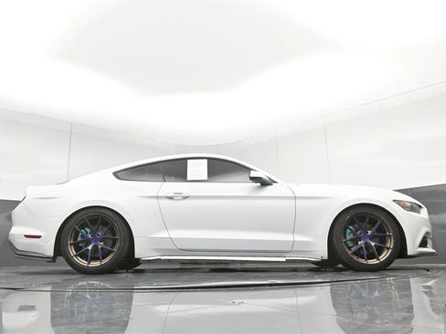 Used 2016 Ford Mustang Premium RWD image 29