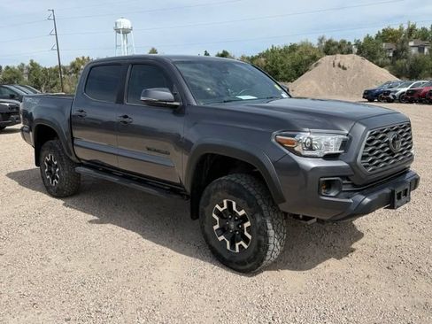 Used 2022 Toyota Tacoma TRD Off-Road w/ Technology Package AWD/4WD image 7