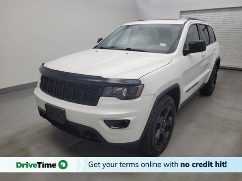 Used 2018 Jeep Grand Cherokee Laredo AWD/4WD image 1