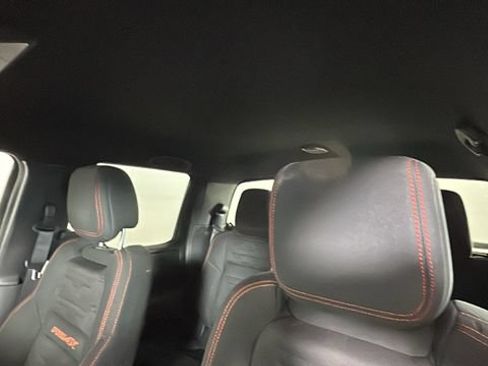 Used 2025 Nissan Frontier PRO-4X AWD/4WD image 12
