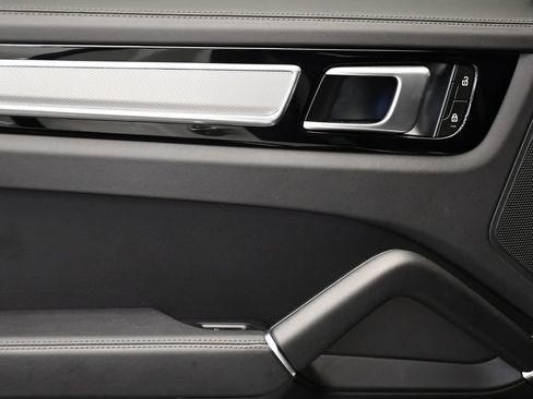 Used 2023 Porsche Cayenne S image 44