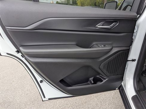 New 2025 Jeep Grand Cherokee L Laredo w/ Luxury Tech Group I image 30