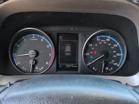 Used 2018 Toyota RAV4 XLE AWD/4WD image 33