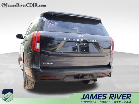 Used 2025 Ford Expedition Active AWD/4WD image 20
