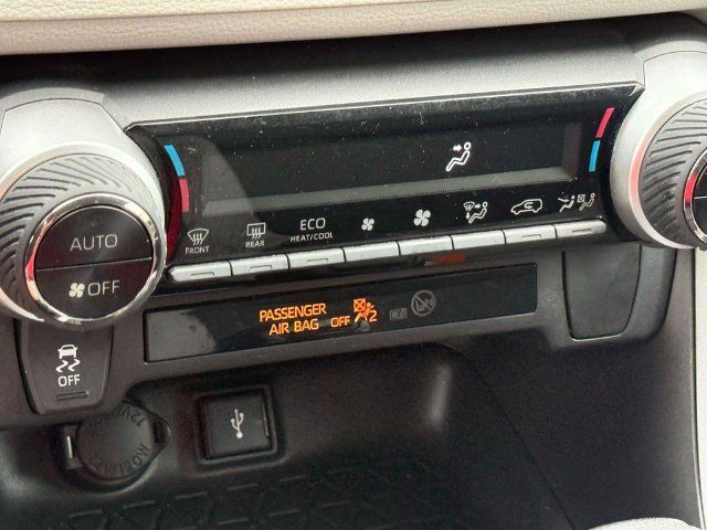 Used 2021 Toyota RAV4 XLE AWD/4WD image 25