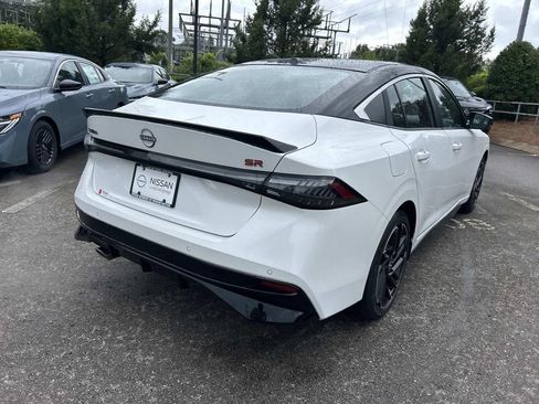 New 2026 Nissan Sentra SR w/ SR Premium Package FWD image 7