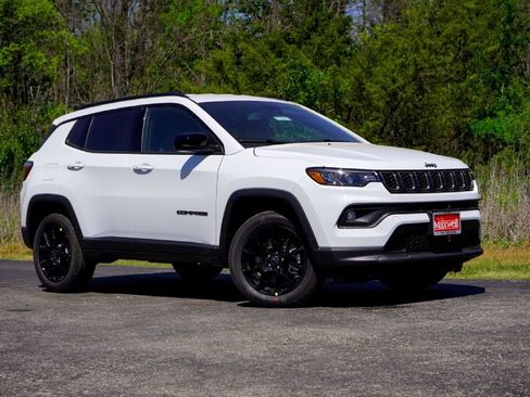New 2026 Jeep Compass Latitude AWD/4WD image 2