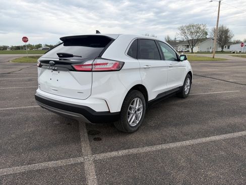 Certified 2023 Ford Edge SEL w/ Convenience Package AWD/4WD image 3