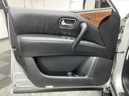 Used 2020 Nissan Armada SL w/ Premium Package AWD/4WD image 8