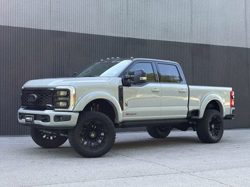 Used 2026 Ford F250 Lariat w/ Black Appearance Package AWD/4WD image 2
