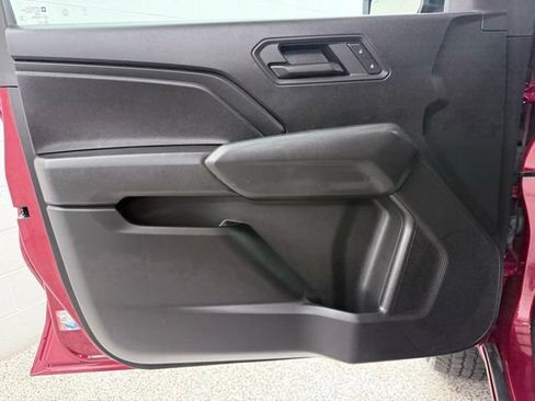 Used 2023 Chevrolet Colorado Trail Boss w/ Technology Package AWD/4WD image 18