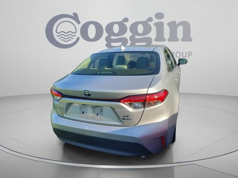 Used 2025 Toyota Corolla LE w/ Convenience Package FWD image 5