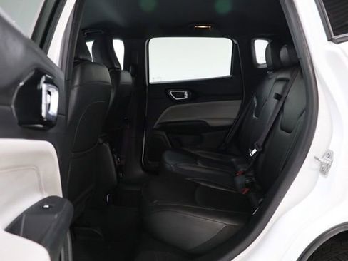 Used 2025 Jeep Compass Limited AWD/4WD image 33