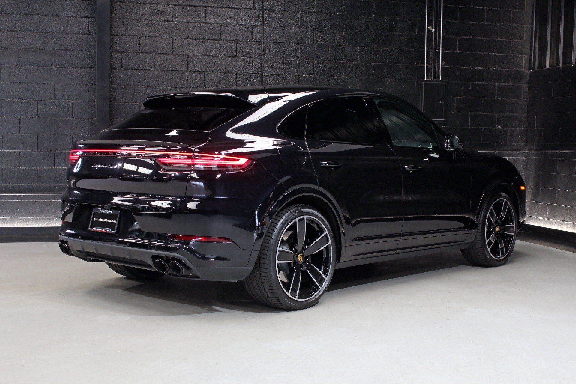 Used 2022 Porsche Cayenne Turbo AWD/4WD image 17
