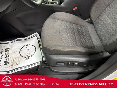 Used 2024 Chevrolet Equinox LT AWD/4WD image 14