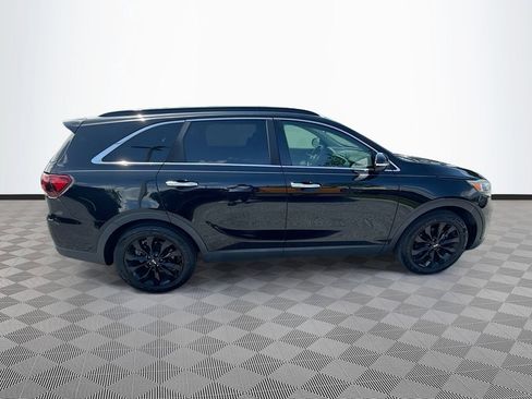 Used 2019 Kia Sorento S image 9