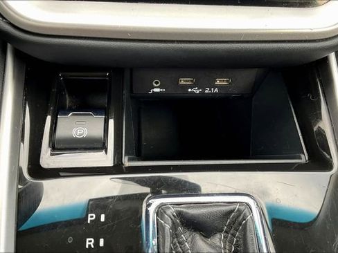 Used 2021 Subaru Outback Limited image 33