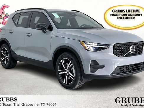 New 2026 Volvo XC40 B5 Core image 1