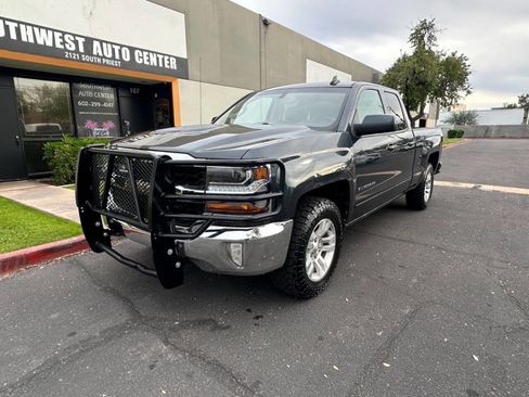Used 2019 Chevrolet Silverado 1500 LT w/ All Star Edition image 2