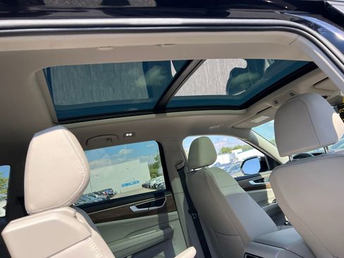 New 2026 Volkswagen Atlas SE image 11