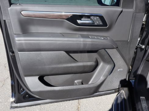 Used 2025 Chevrolet Tahoe Premier image 18
