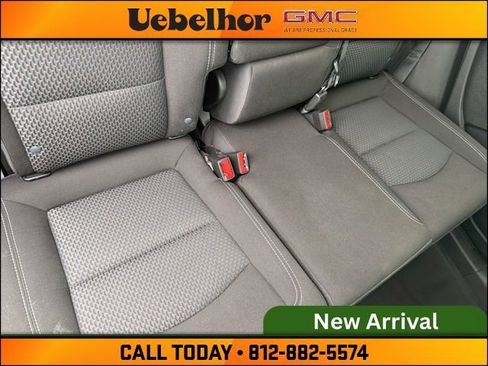 Used 2024 GMC Terrain SLE AWD/4WD image 6