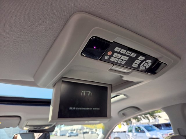 Used 2018 Honda Pilot Elite image 16