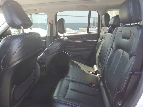 Used 2022 Jeep Grand Cherokee Limited AWD/4WD image 13