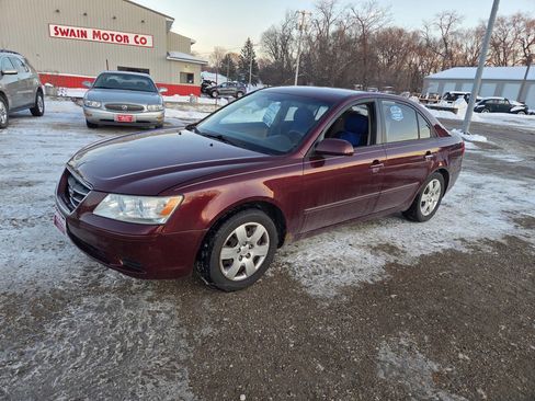 Used 2010 Hyundai Sonata GLS image 2