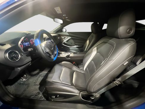 Used 2023 Chevrolet Camaro LT w/ Technology Package RWD image 15