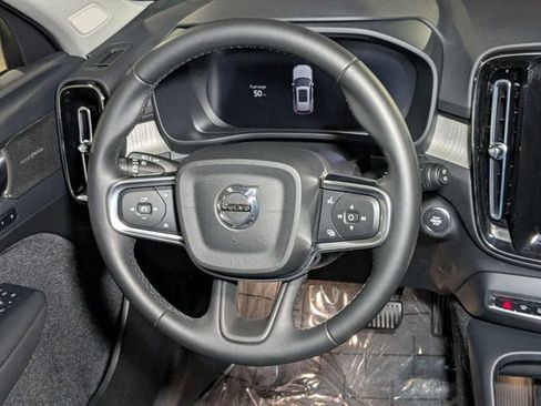 New 2025 Volvo XC40 B5 Ultra w/ Climate Package AWD/4WD image 17