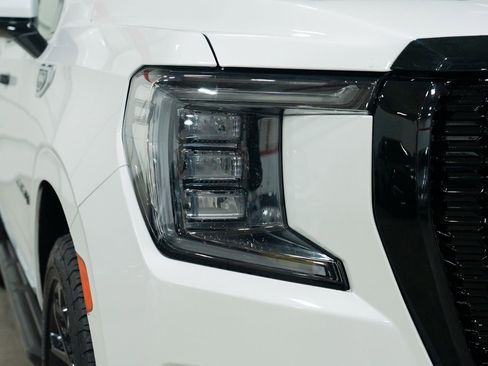 Used 2022 GMC Yukon Denali image 12
