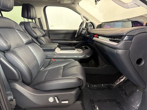 Used 2025 Lincoln Navigator Reserve AWD/4WD image 20
