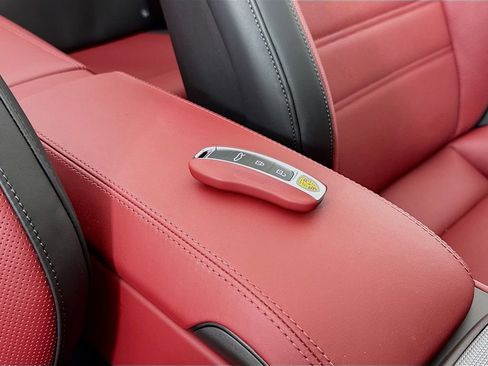 Certified 2025 Porsche 911 Carrera RWD image 23