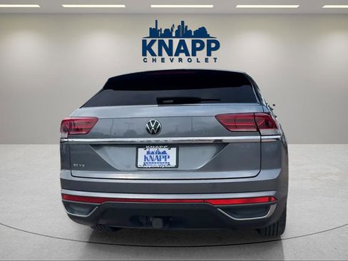 Used 2022 Volkswagen Atlas Cross Sport SE FWD image 6