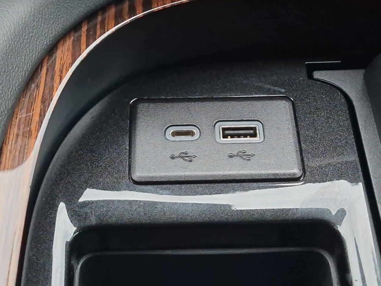 Used 2022 Cadillac Escalade Luxury AWD/4WD image 33