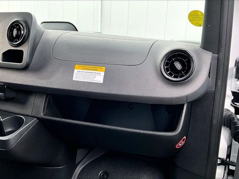 Used 2025 Mercedes-Benz Sprinter 2500 image 19