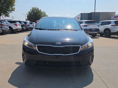 Used 2017 Kia Forte LX FWD image 2