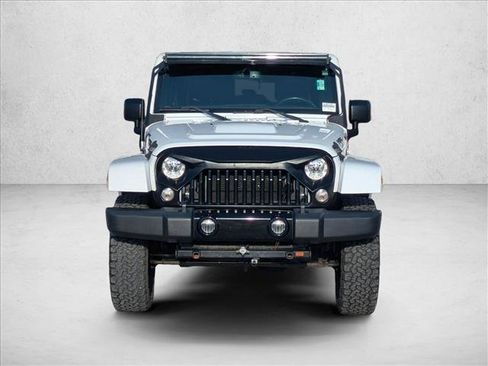 Used 2017 Jeep Wrangler Unlimited Sahara AWD/4WD image 2