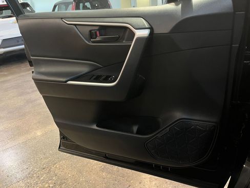 Used 2025 Toyota RAV4 LE image 20