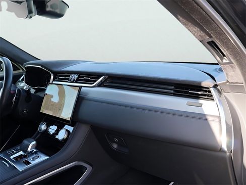 Used 2022 Jaguar F-PACE SVR image 10