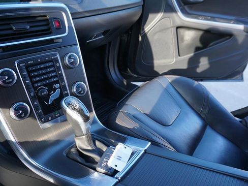 Used 2015 Volvo V60 T5 Cross Country w/ Protection Package image 19